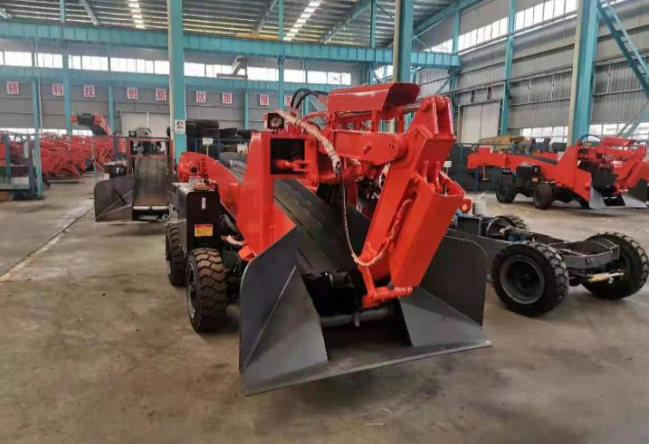 廠房內(nèi)的扒渣機產(chǎn)品